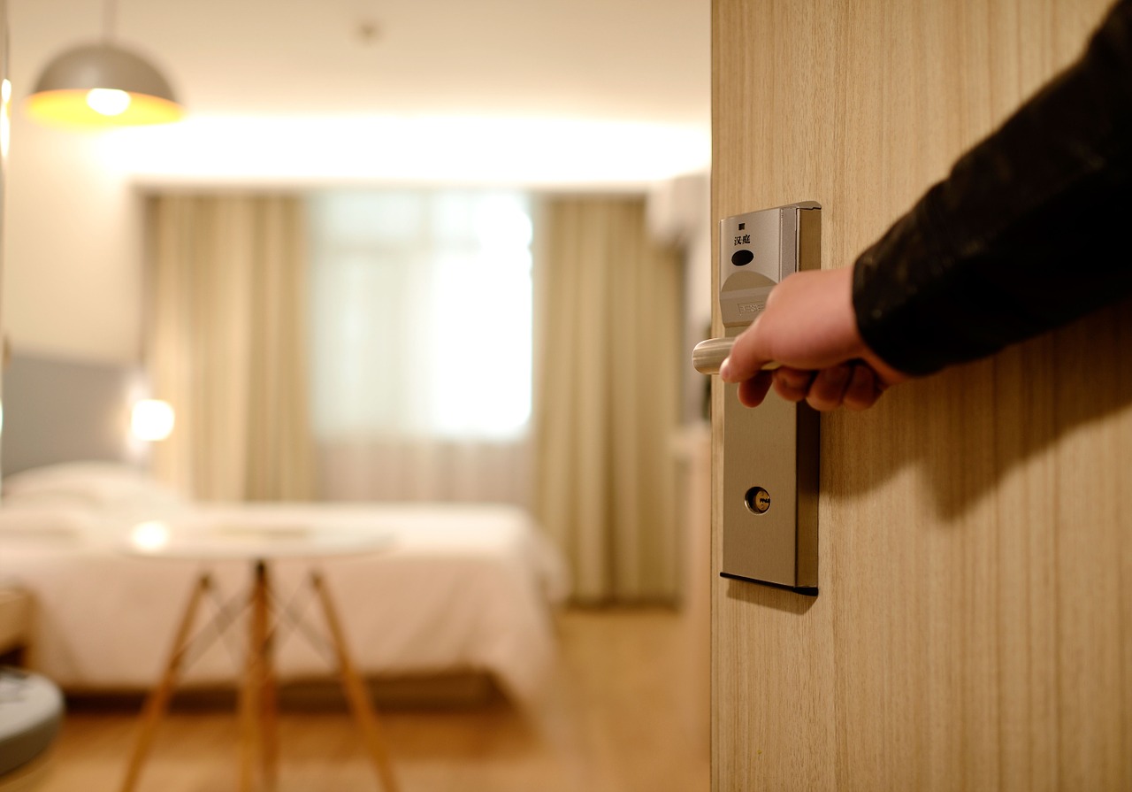 10 Advantages Of A Hosted PBX System For Hotels And Hospitality